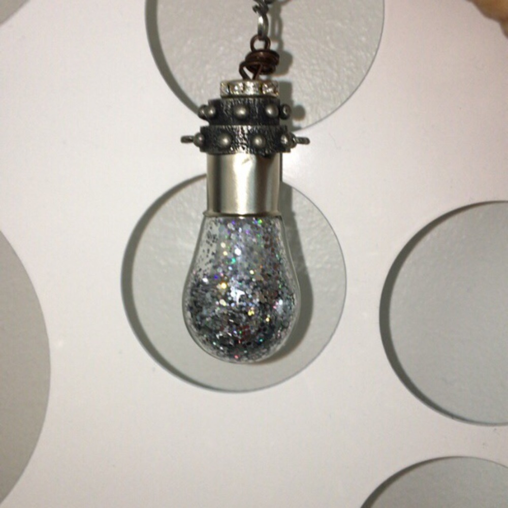 Metal & Glitter 3.5” Lightbulb Pendant & Chain